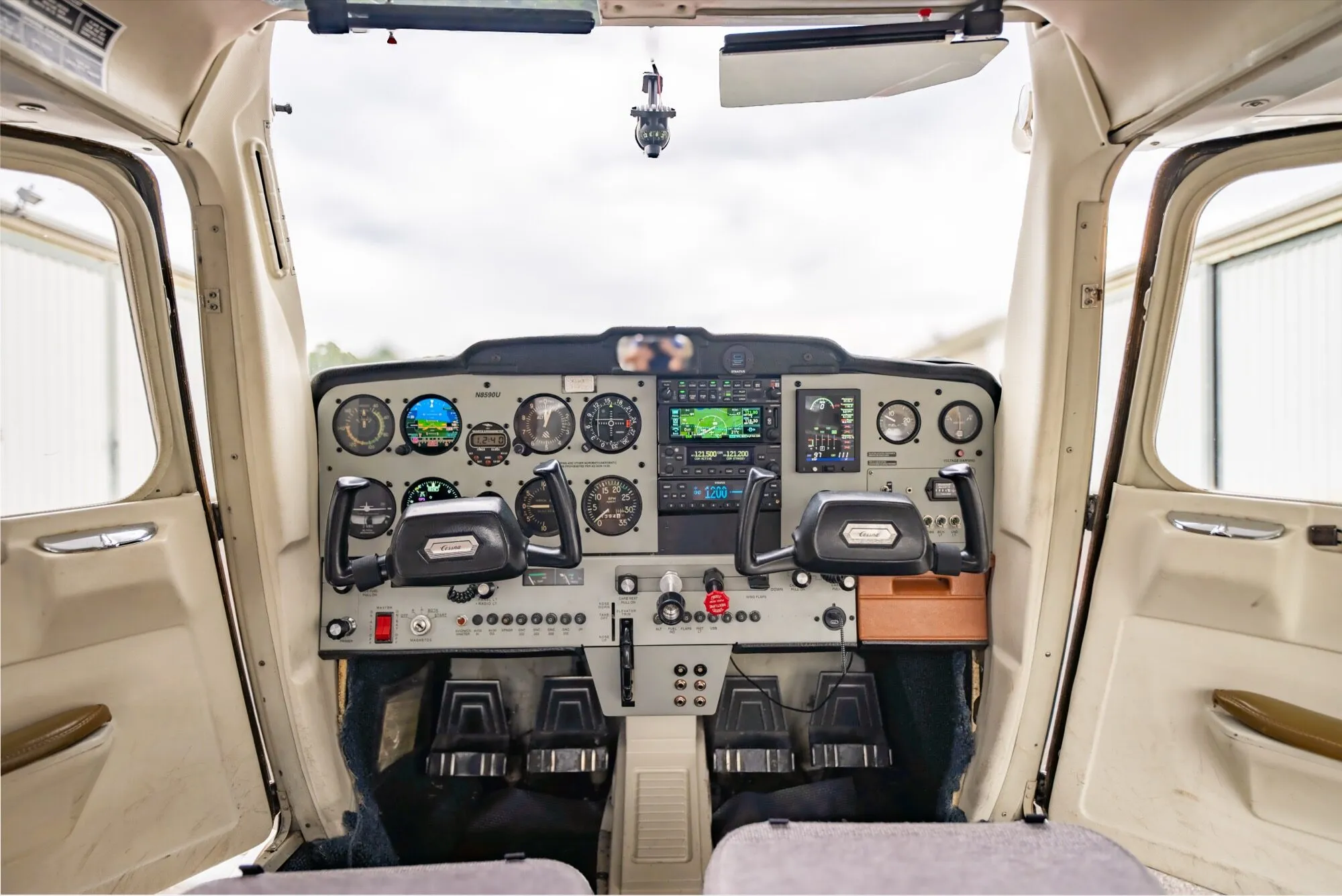 Cessna 150M instrument panel