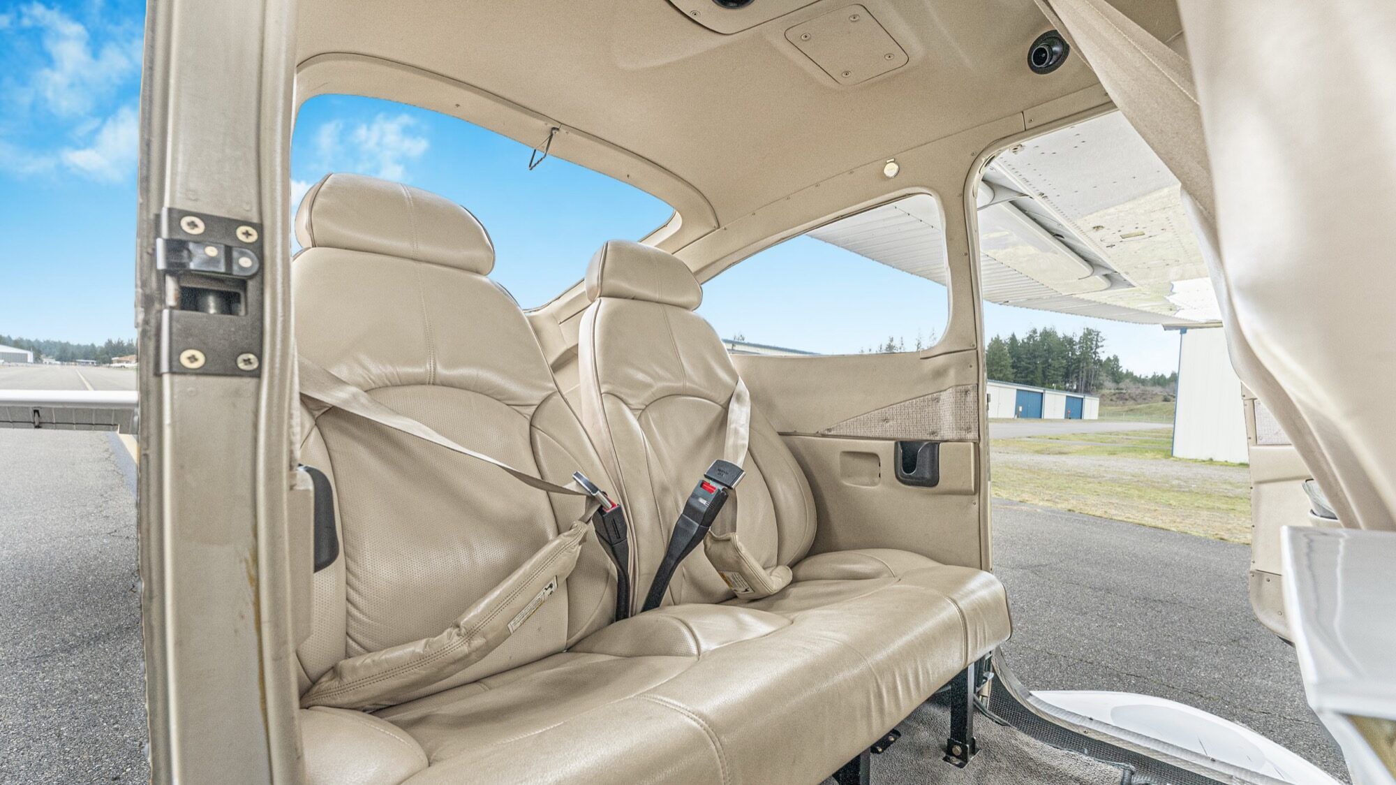 Cessna Turbo Skylane glass cockpit with two large displays